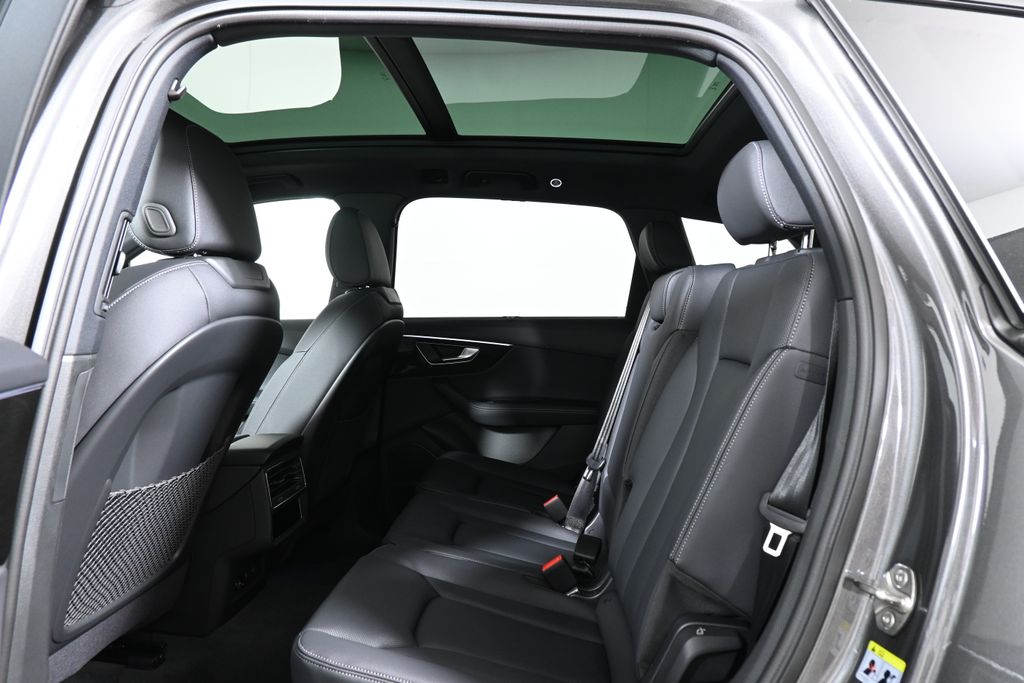 Thumbnail: 2026 Audi Q7 - 28