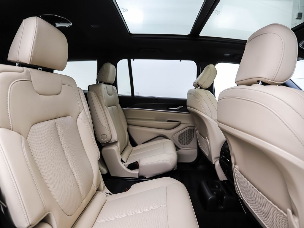 2023 Jeep Grand Cherokee L Limited Edition 26