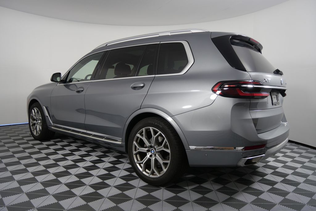 2025 BMW X7 xDrive40i 6