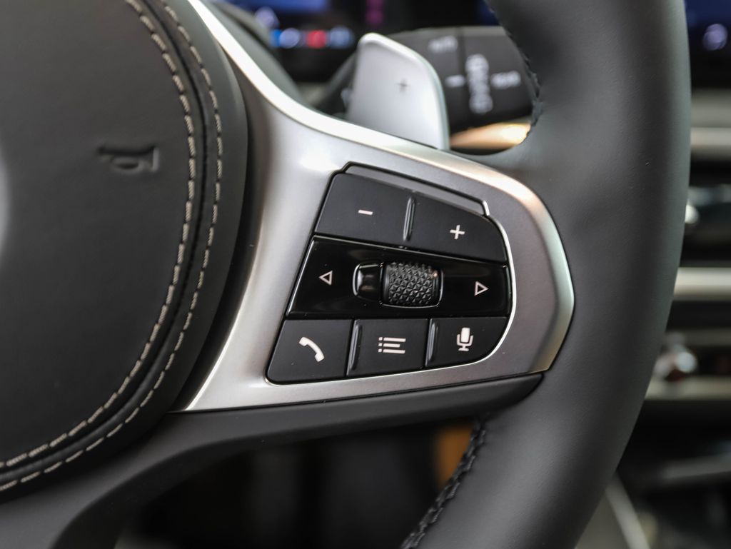Thumbnail: 2026 BMW X5 - 13