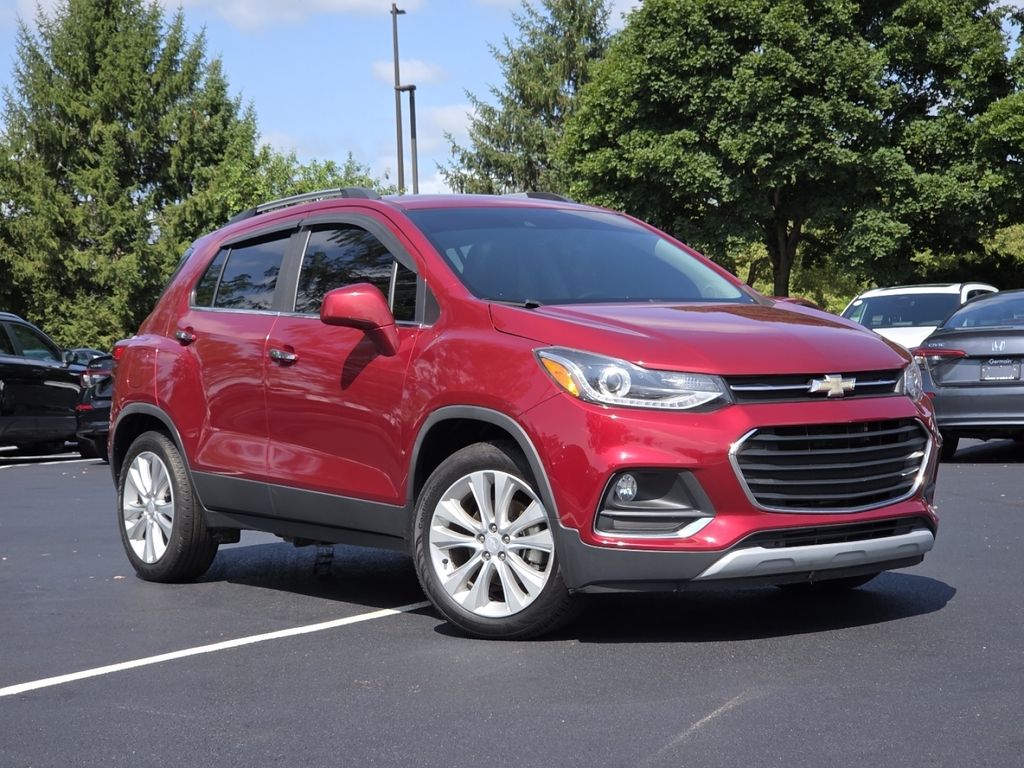 Used 2018 Red Chevrolet Premier image 2