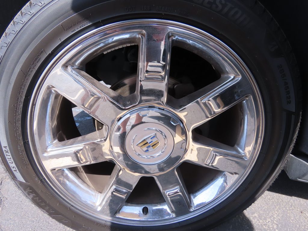 Thumbnail: 2011 Cadillac Escalade - 15