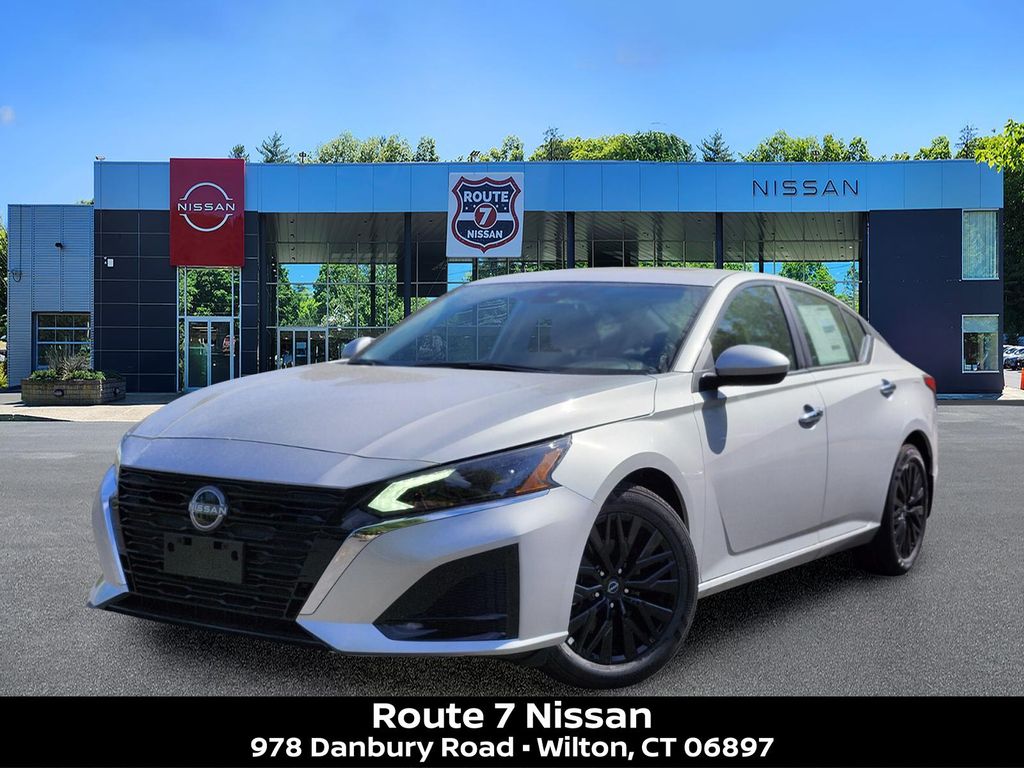 Brilliant Silver Metallic 2025 Nissan Altima 2.5 SV FWD Sedan Front-Wheel Drive Continuously Variable Transmission