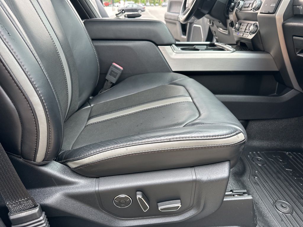 2019 Ingot Silver Metallic Ford Super Duty F-350 DRW Platinum 4X4 Truck
