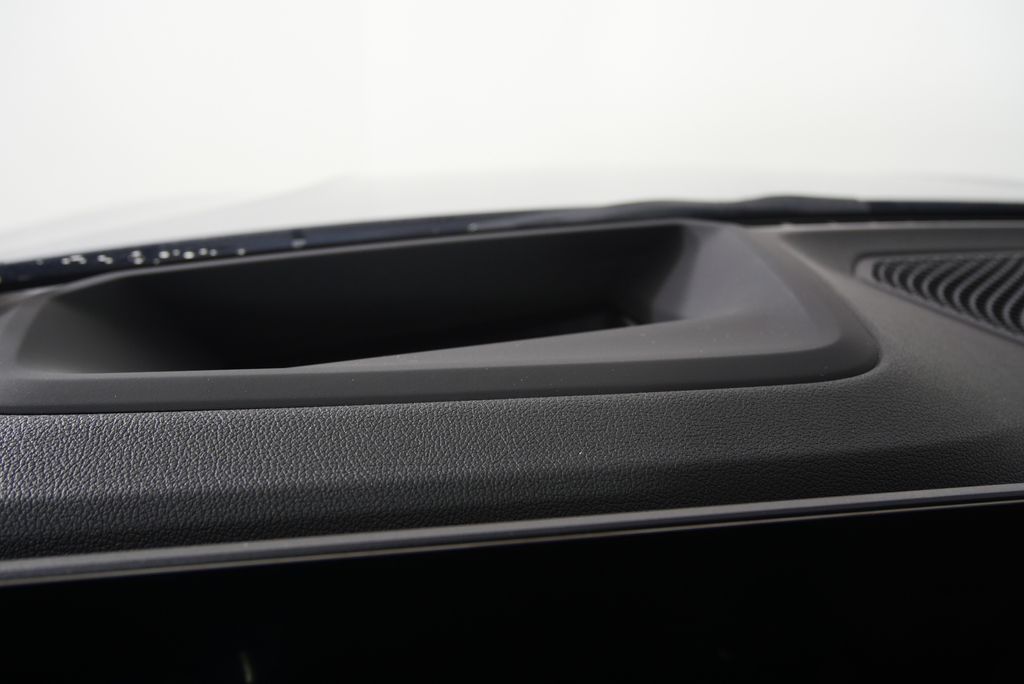 Thumbnail: 2024 BMW 3 Series - 23