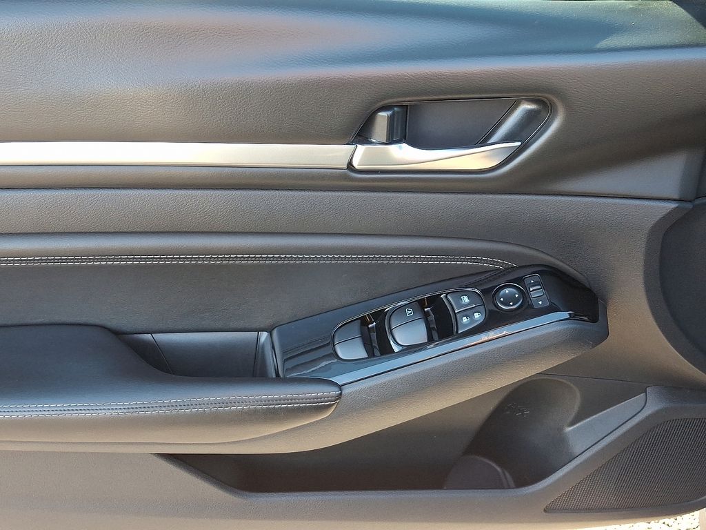 Thumbnail: 2021 Nissan Altima - 13