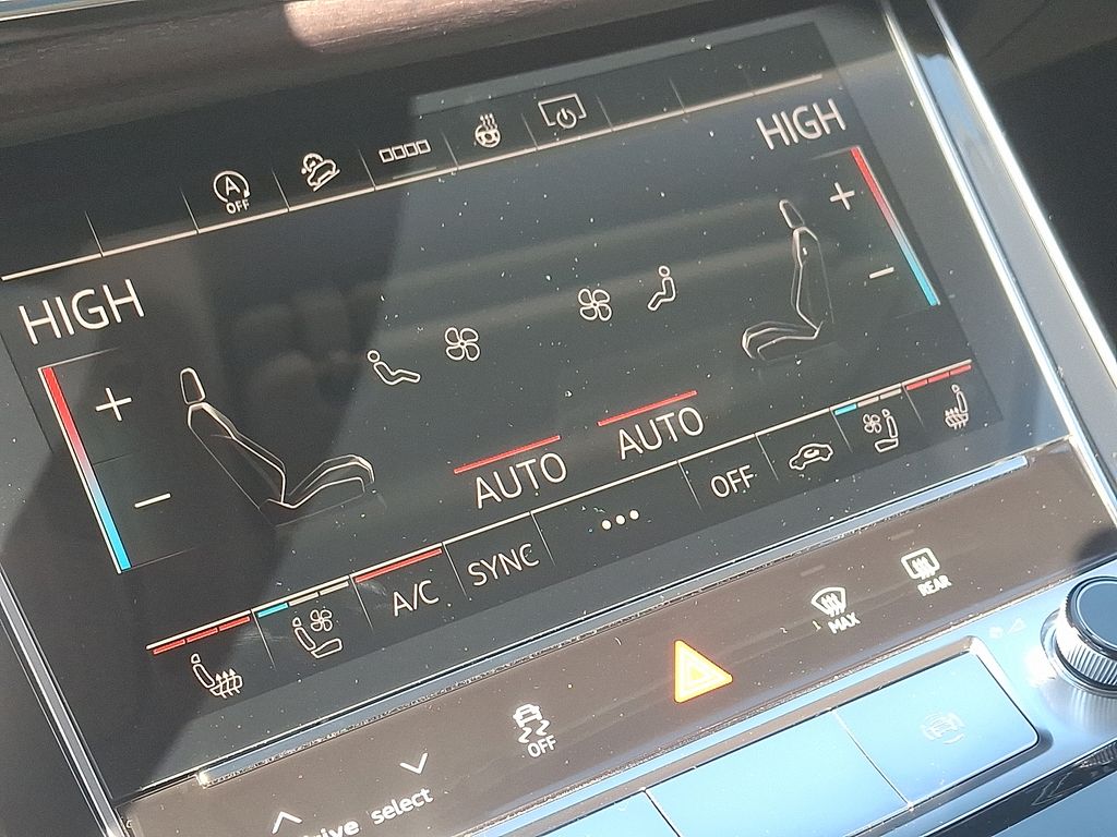 Thumbnail: 2026 Audi Q7 - 13