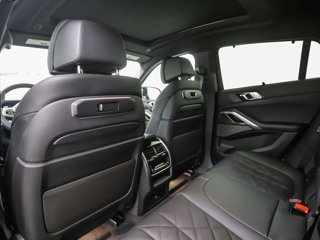 Thumbnail: 2026 BMW X6 - 21