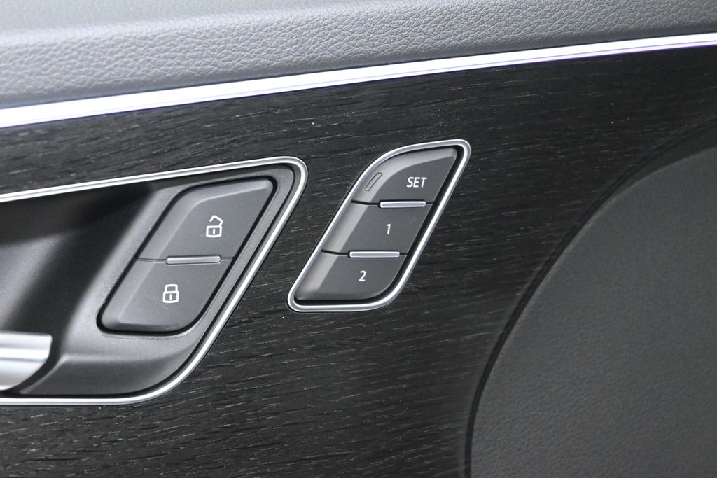 Thumbnail: 2025 Audi Q7 - 24