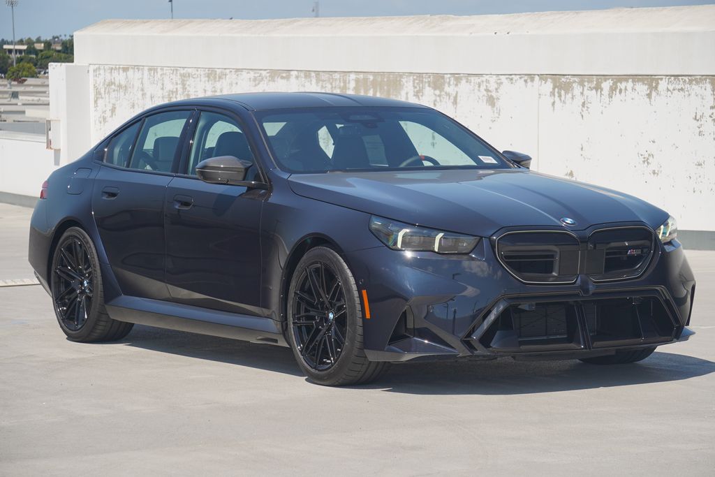 Thumbnail: 2026 BMW M5 - 3