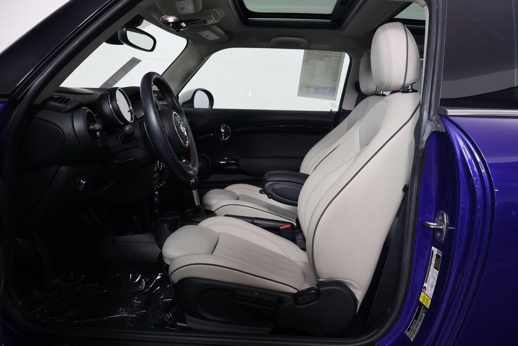 Thumbnail: 2019 MINI Cooper - 10