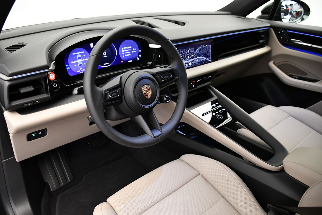 Thumbnail: 2025 Porsche Macan - 4