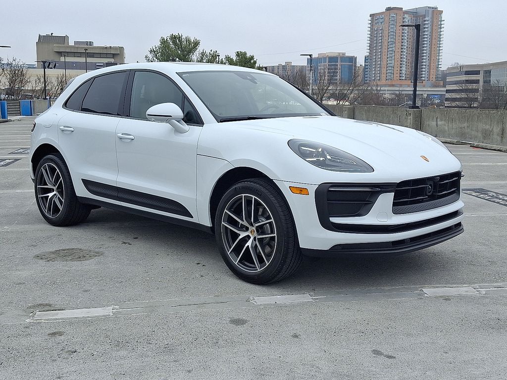 Thumbnail: 2026 Porsche Macan - 7