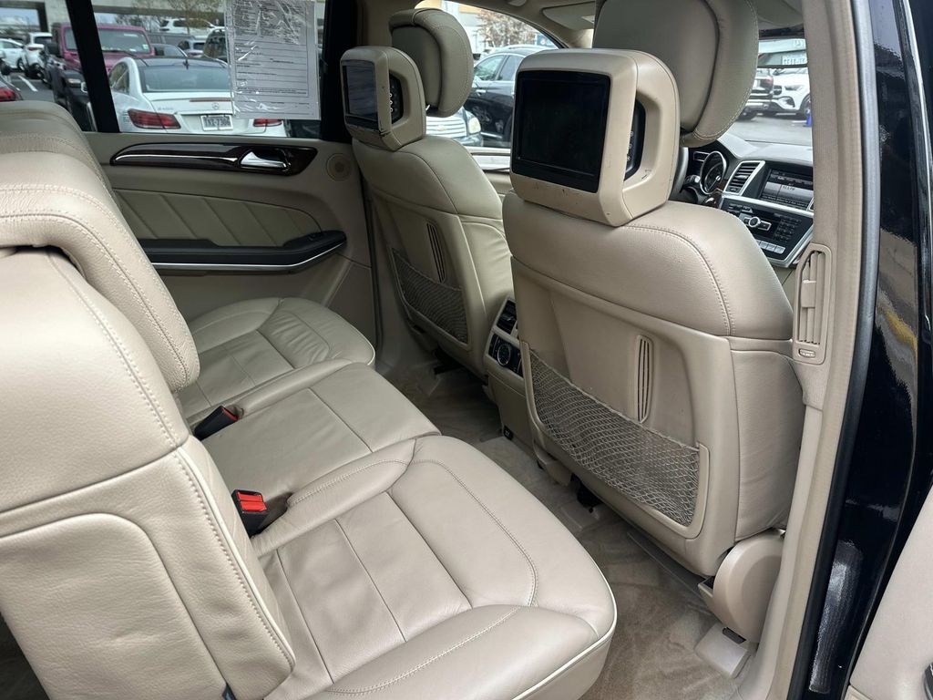 Thumbnail: 2013 Mercedes-Benz GL-Class - 25