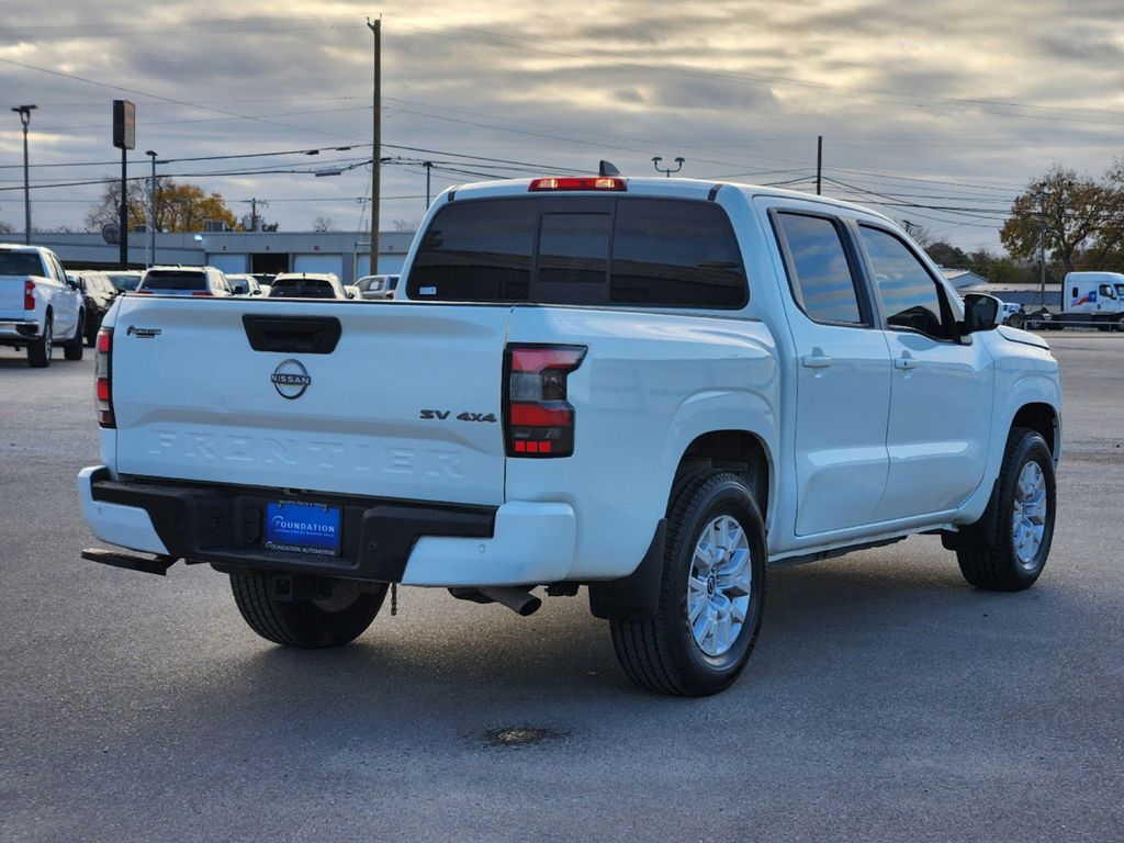 2022 Nissan Frontier SV 8