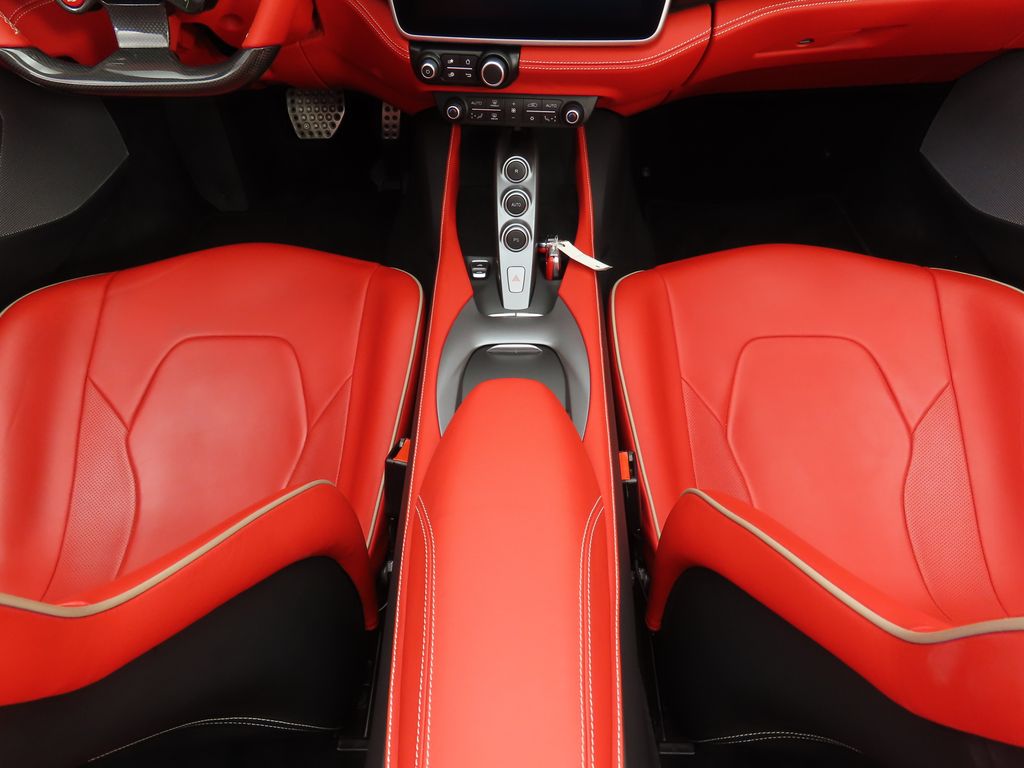 2019 Ferrari Portofino  24
