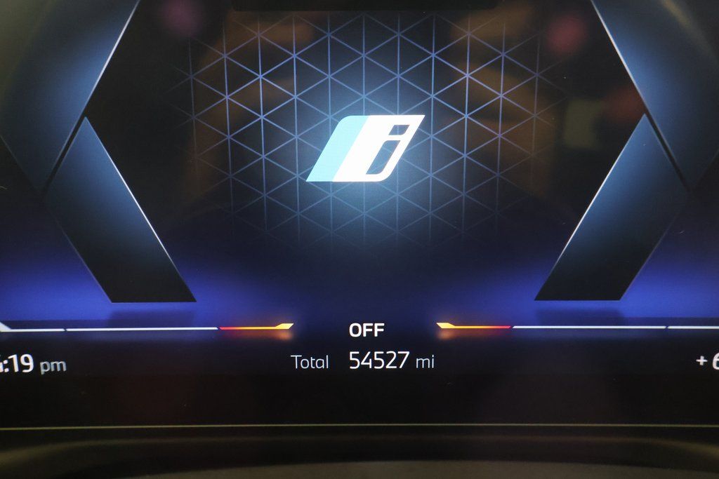 Thumbnail: 2023 BMW i4 - 17