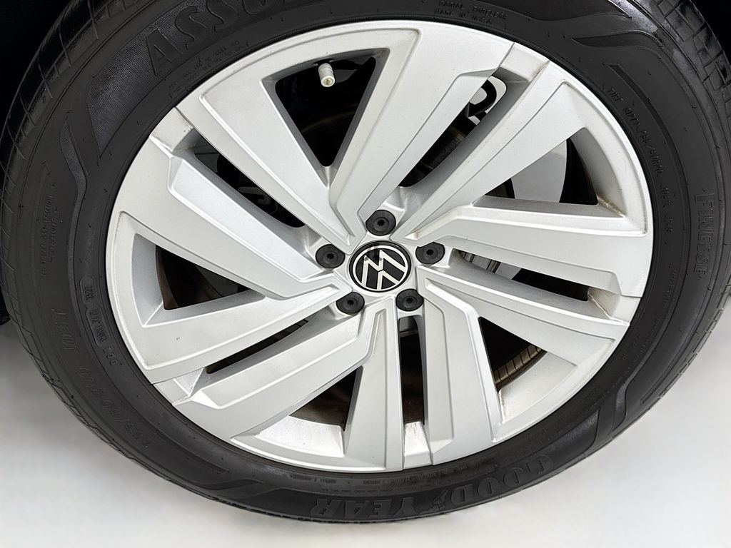 Thumbnail: 2023 Volkswagen Atlas - 29