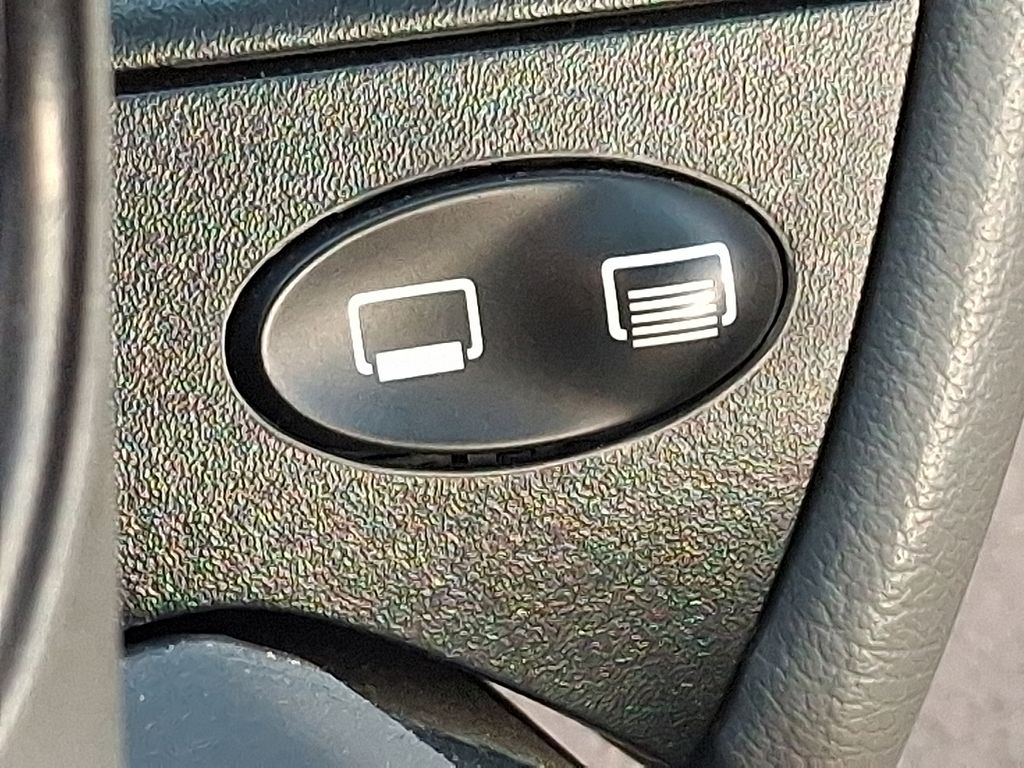 Thumbnail: 2003 Porsche 911 - 22