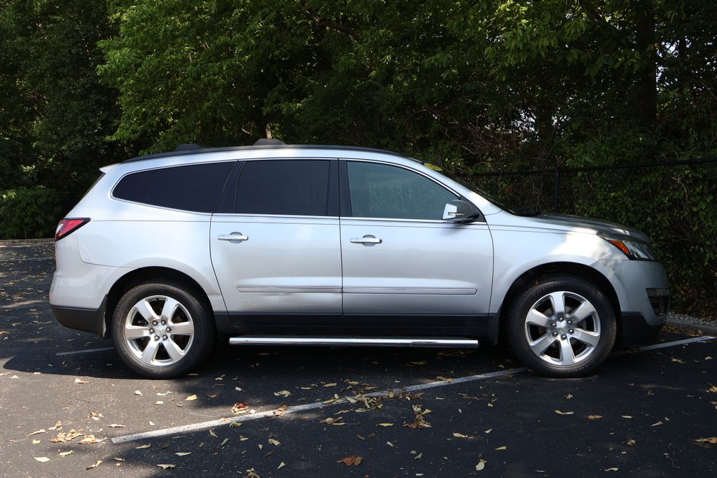 Thumbnail: 2017 Chevrolet Traverse - 9
