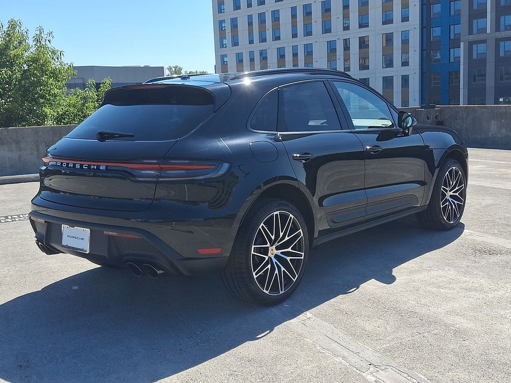 Thumbnail: 2026 Porsche Macan - 8