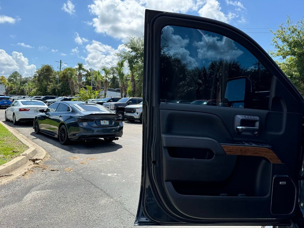 2019 Chevrolet Silverado 2500HD High Country 33