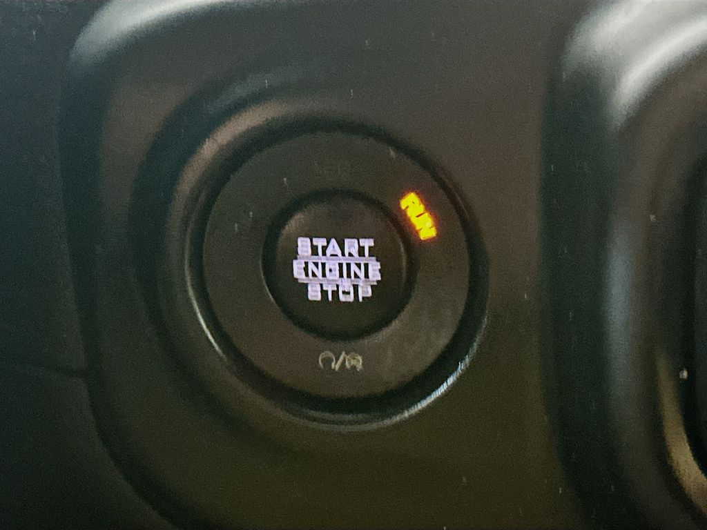 Used 2019 Green Jeep Unlimited Sport S image 27