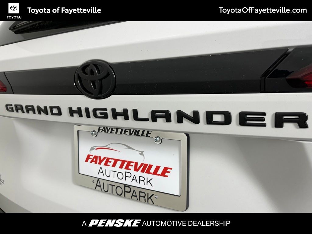 Thumbnail: 2026 Toyota Grand Highlander - 24