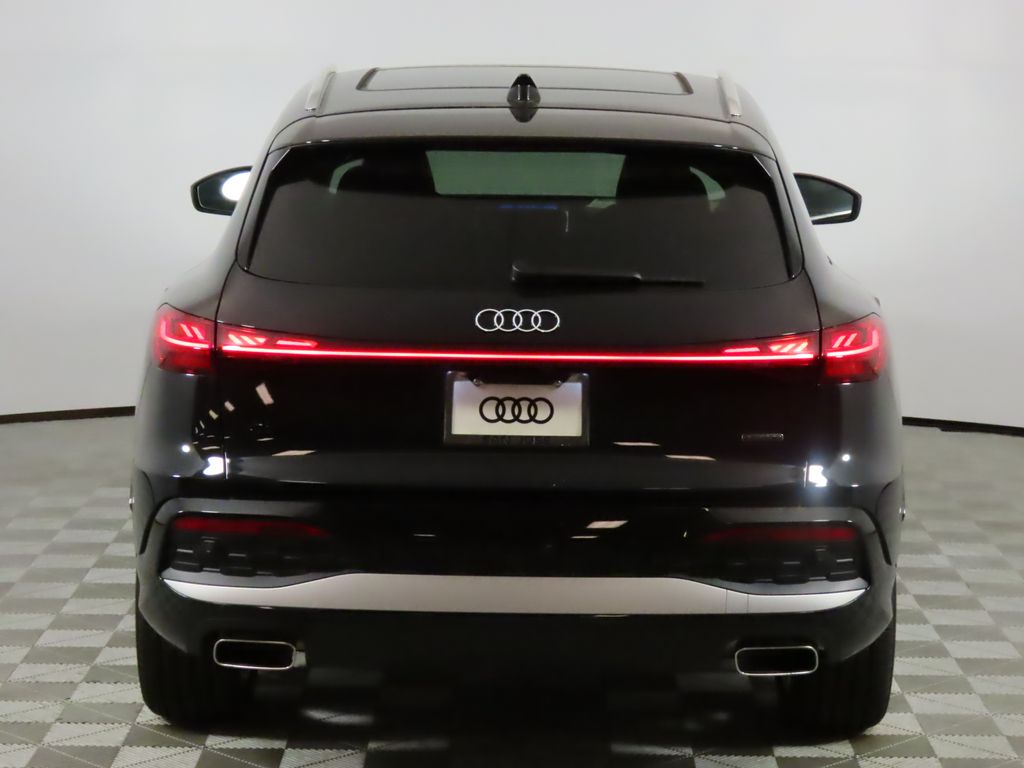 Thumbnail: 2025 Audi Q5 - 4