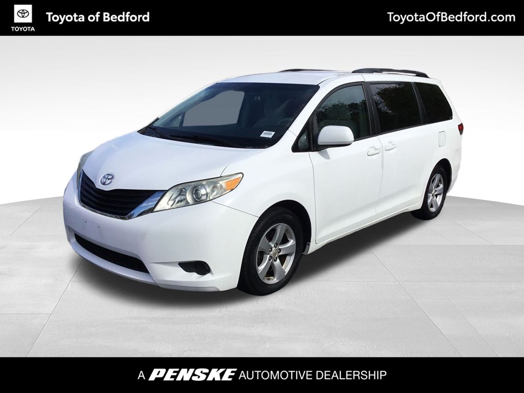 2011 Toyota Sienna LE -
                  Bedford, OH