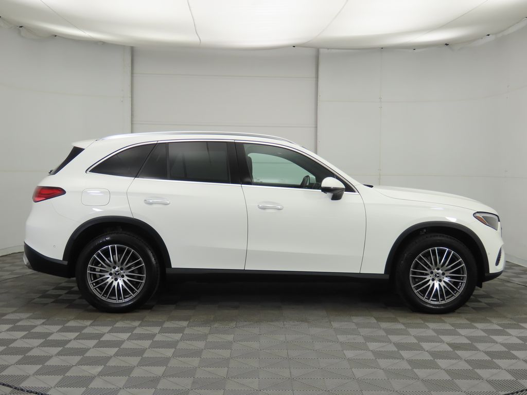 Thumbnail: 2025 Mercedes-Benz GLC - 4