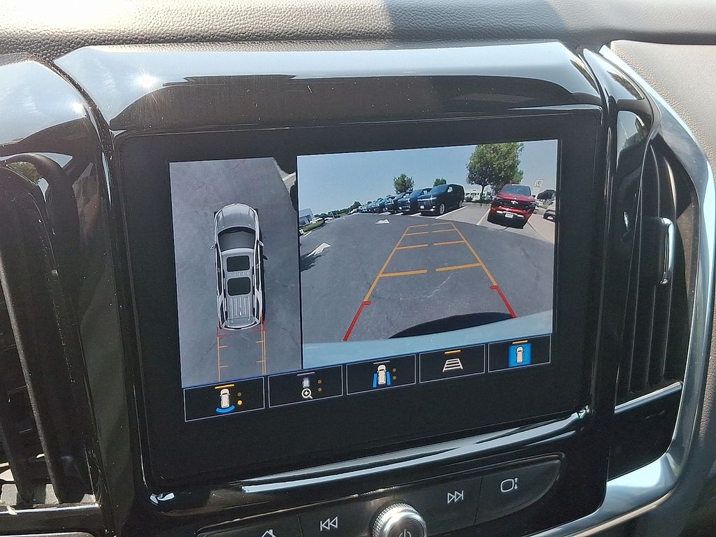 2023 Chevrolet Traverse LT 18