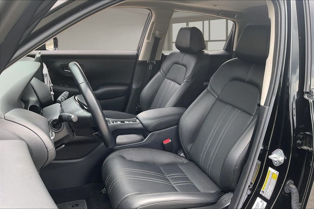 Used 2025 Honda HR-V SUV