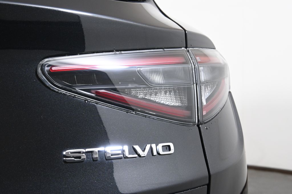 Thumbnail: 2025 Alfa Romeo Stelvio - 13
