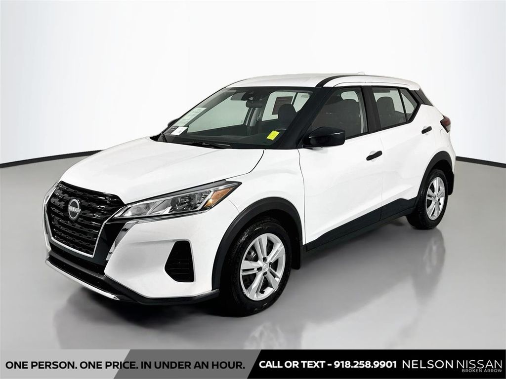 2025 Nissan Kicks Play S FWD