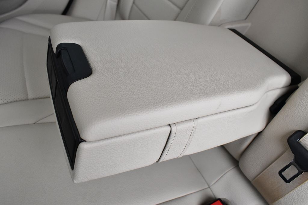 Thumbnail: 2022 Mercedes-Benz GLC - 31