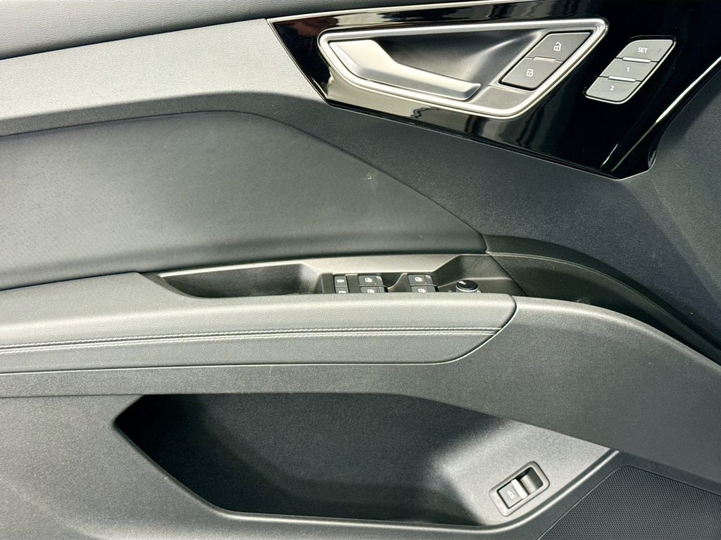 Thumbnail: 2023 Audi Q4 e-tron - 22