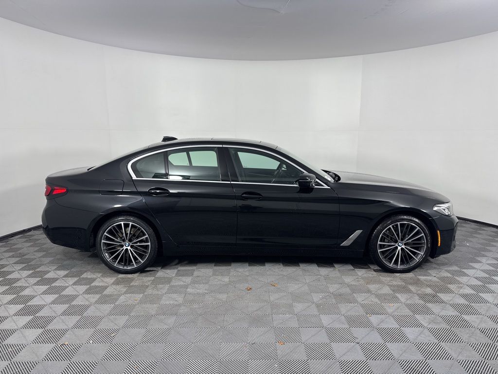 Thumbnail: 2023 BMW 5 Series - 4