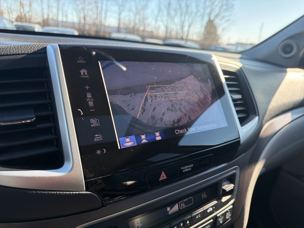 Thumbnail: 2018 Honda Pilot - 32