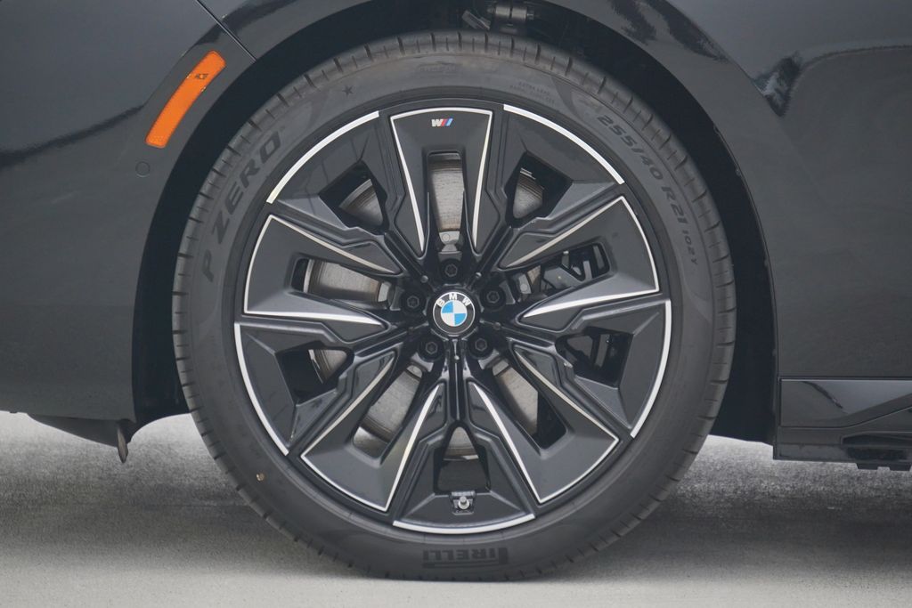 Thumbnail: 2026 BMW i7 - 5
