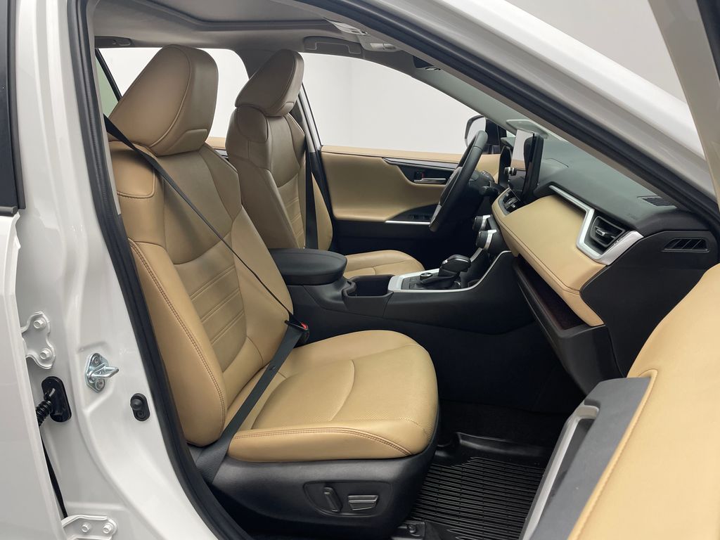 Thumbnail: 2023 Toyota RAV4 - 18