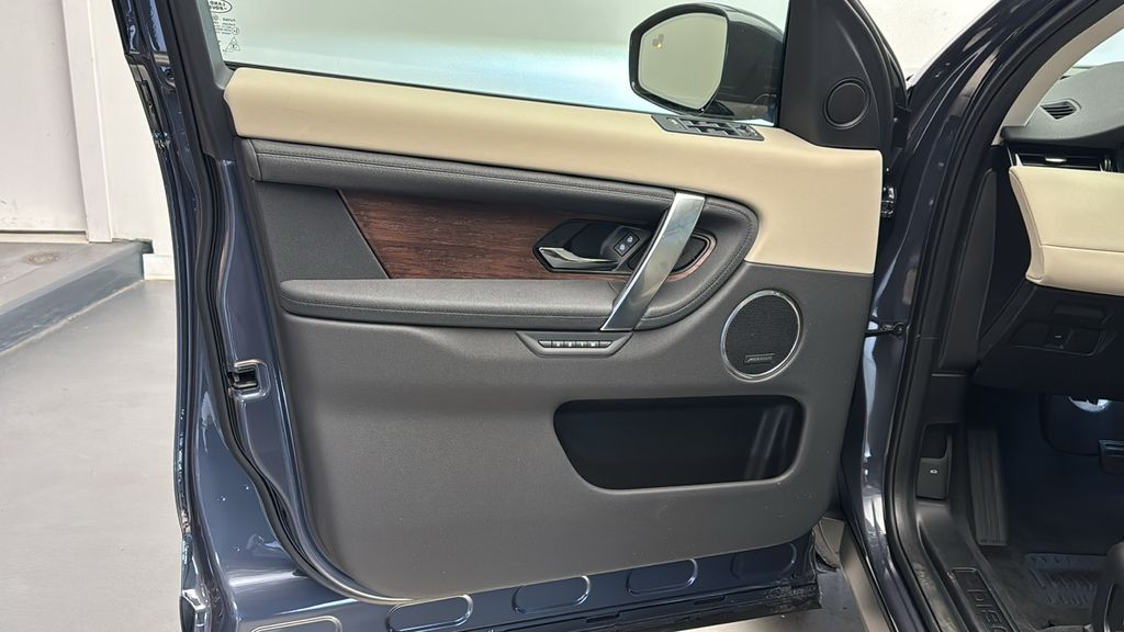 2024 Land Rover Discovery Sport S 11