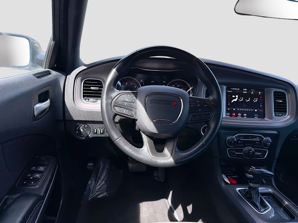 Used 2023 Black Dodge SXT image 21