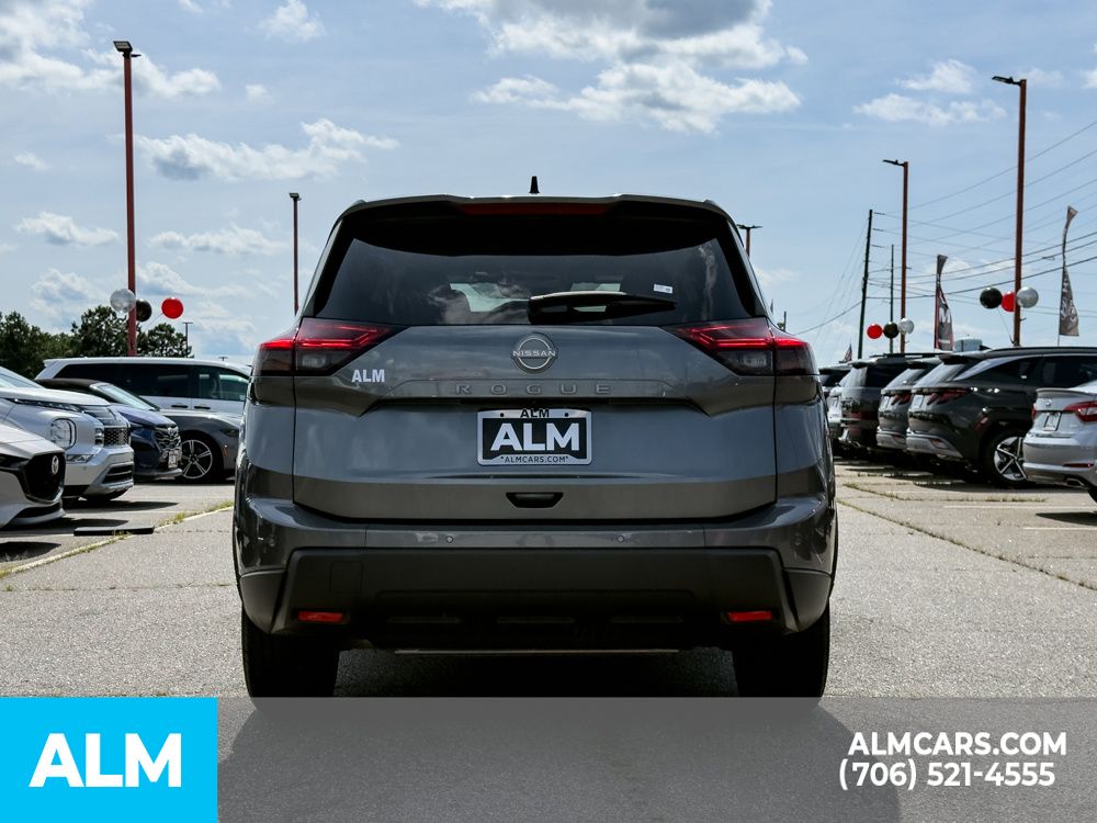 Used 2024 Gray Nissan S image 5