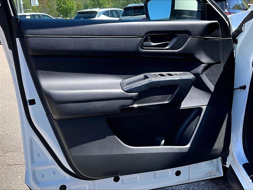 2023 Nissan Pathfinder — photo 9