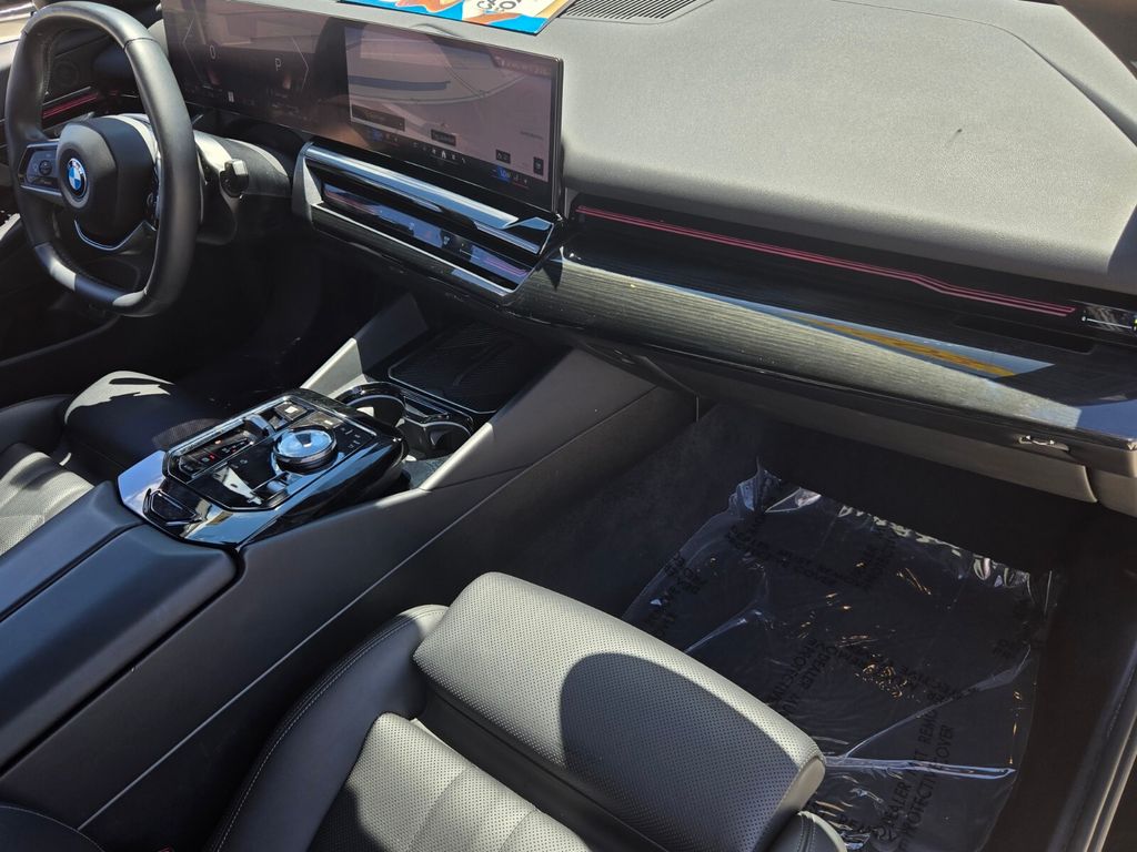 2025 BMW 530i - $34,685