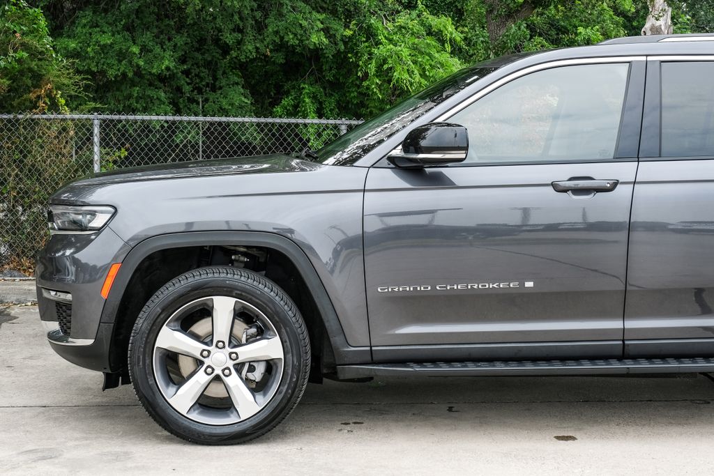 used 2021 Jeep Grand Cherokee L car, priced at $29,168