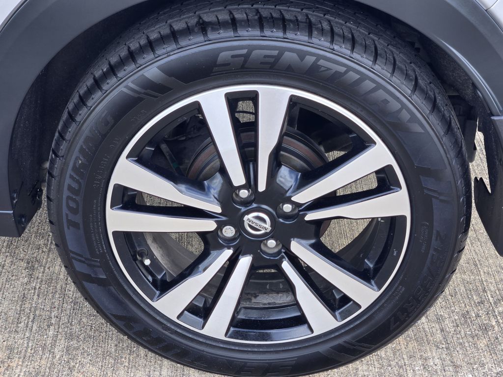 2020 Nissan Kicks SR Silver at Central Houston Nissan