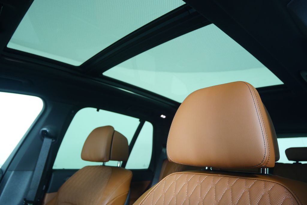 Thumbnail: 2026 BMW X5 - 12