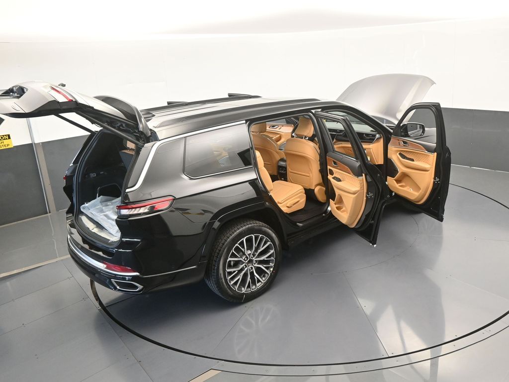 New 2025 Diamond Black Crystal Pearlcoat Jeep Summit image 68